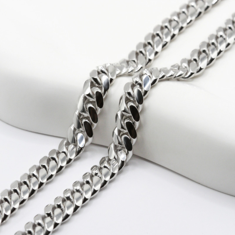 Łańcuszek srebrny pancerka Cubana